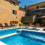 Sagri - Heated Pool