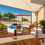 Villa Sagri - Heated Pool *