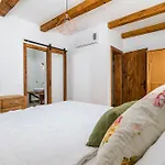 Sagri - Heated Pool Villa Zagrici