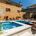 Sagri - Heated Pool Zagrici