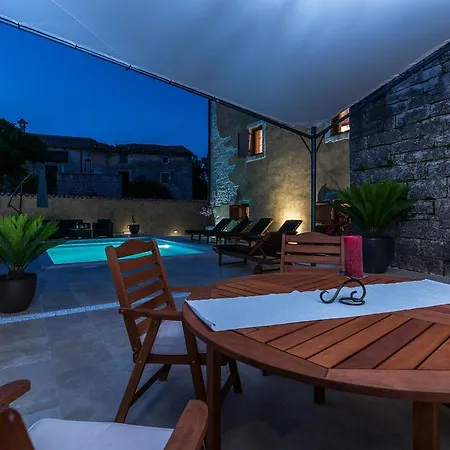 Sagri - Heated Pool Villa Zagrici