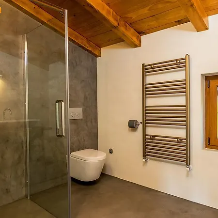 Sagri - Heated Pool