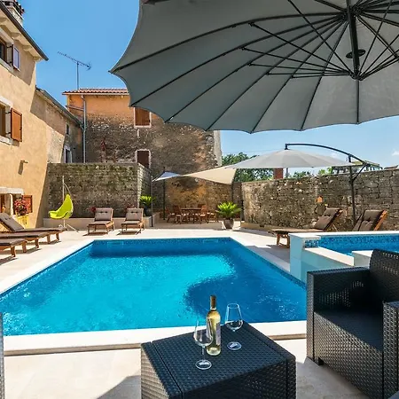 Villa Sagri - Heated Pool *