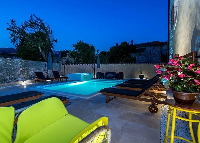 Villa Sagri - Heated Pool *