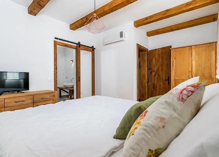 Sagri - Heated Pool Villa Zagrici