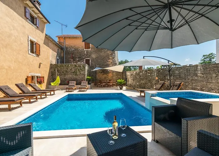Villa Sagri - Heated Pool *